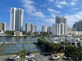 1000 Parkview Dr - Photo 1