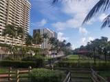 2555 Collins Ave - Photo 32