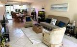 411 Hollybrook Dr - Photo 10