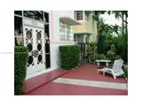 1525 Meridian Ave - Photo 2