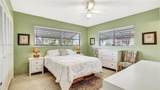 1101 Hillcrest Ct - Photo 2
