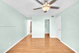 9720 Hollybrook Lake Dr - Photo 12