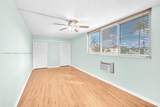 9720 Hollybrook Lake Dr - Photo 16