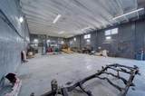Body Repair Shop For in Hialeah - Photo 6