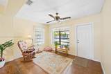 1042 Lincoln St - Photo 6