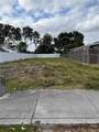 137 32 ST - Photo 4