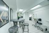 Beauty & Nail Salon For Sale In Fontainebleau - Photo 22