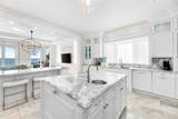 1460 Treasure Dr - Photo 19