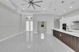 2807 40 ST W - Photo 10