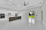 2807 40 ST W - Photo 4