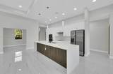 2807 40 ST W - Photo 6