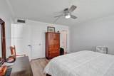 9410 Hollybrook Lake Dr - Photo 28