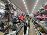 Convenience Store 4 AVE - Photo 4
