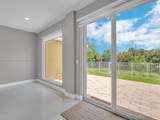 933 Falling Water Rd - Photo 16