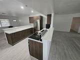 700 7th St - Photo 11