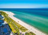 2555 Collins Ave - Photo 4