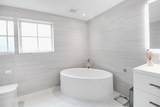 1110 Wallace St - Photo 17