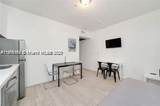 820 15th St - Photo 4
