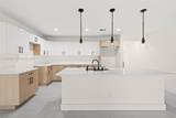 560 Carter Ave - Photo 11