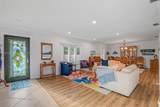 15401 81 Av - Photo 3