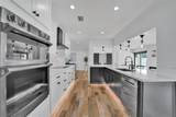 915 7th St - Photo 2