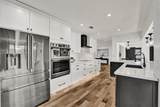 915 7th St - Photo 4