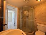 2555 Collins Ave - Photo 22