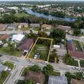 2941 8th Pl - Photo 2
