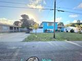 720 7th Ter - Photo 1