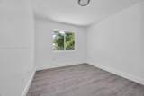 2956 44 ST - Photo 17