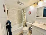 9820 Hollybrook Lake Dr - Photo 28
