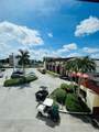 9820 Hollybrook Lake Dr - Photo 45