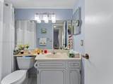 9820 Hollybrook Lake Dr - Photo 12