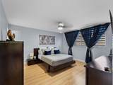 9820 Hollybrook Lake Dr - Photo 15