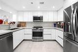 2555 Collins Ave - Photo 4