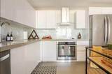 1600 1 AVE - Photo 4