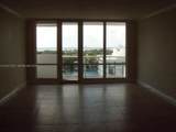 5601 Collins Ave - Photo 12