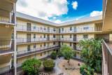2831 Somerset Dr - Photo 18