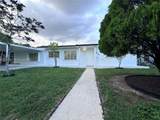 561 39th St - Photo 3
