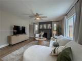 1813 10th St - Photo 2