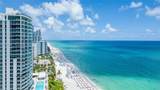 1825 Ocean Dr - Photo 3