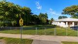 3143 52nd St - Photo 2