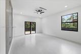 1151 Rachel St E - Photo 22