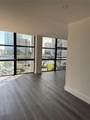 800 Parkview Dr - Photo 3
