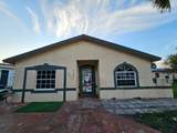 725 19th Ter - Photo 2