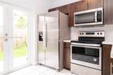 8039 Lake Dr - Photo 3