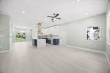 930 34th St - Photo 4