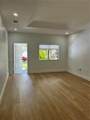 211 15th Ter - Photo 2
