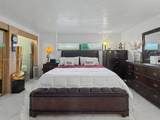 1820 Treasure Dr - Photo 15
