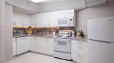 1000 Parkview Dr - Photo 2